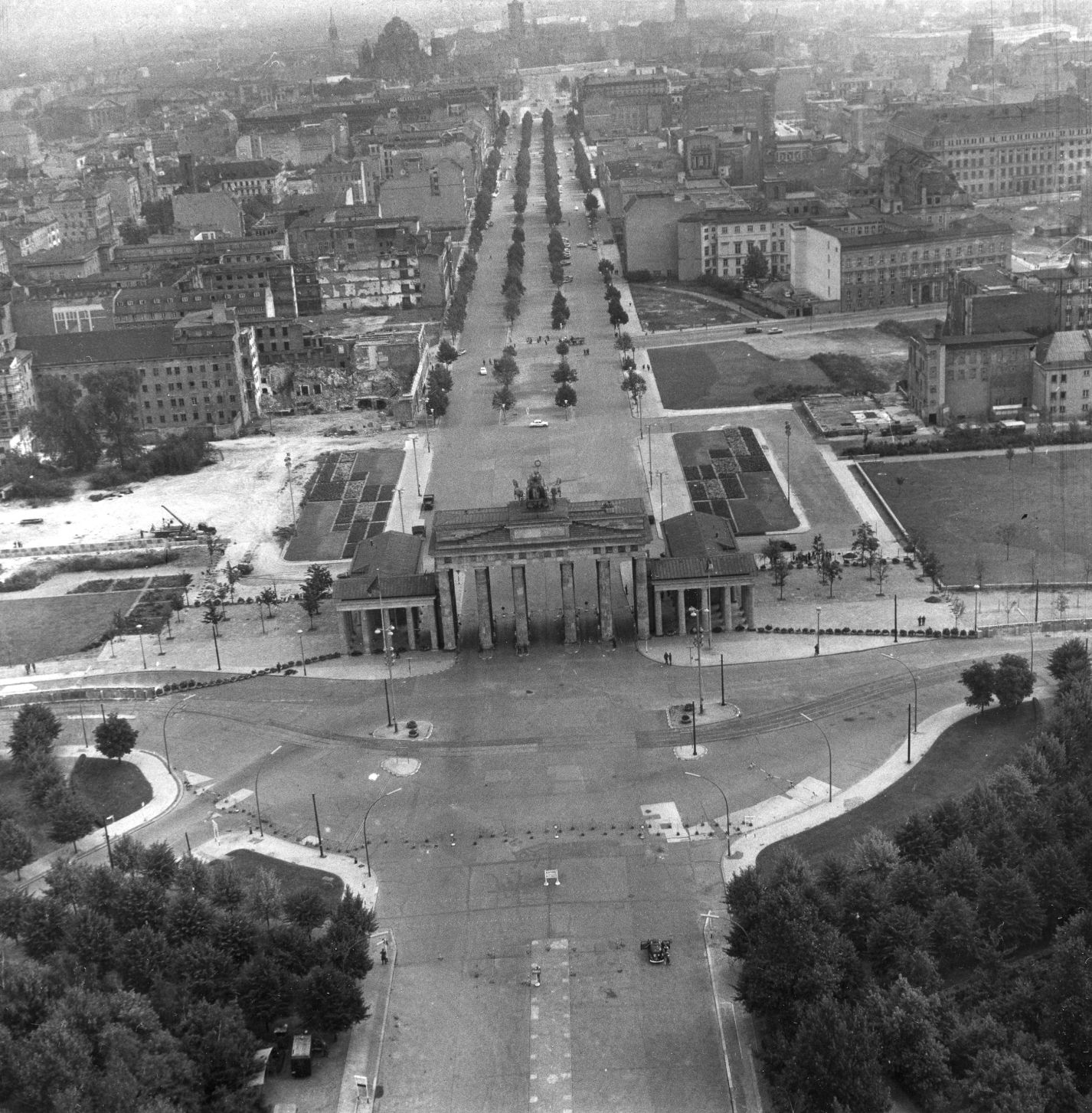 1961: Berlin Wall